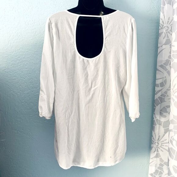 Maurices White Boho Embroidered Top Size Medium - Picture 6 of 11